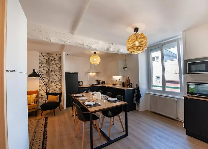 Duplex Contemporain Dans Maison Du Xviieme Siecle
