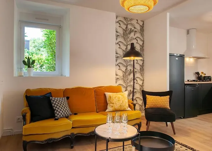 Duplex Contemporain Dans Maison Du Xviieme Siecle