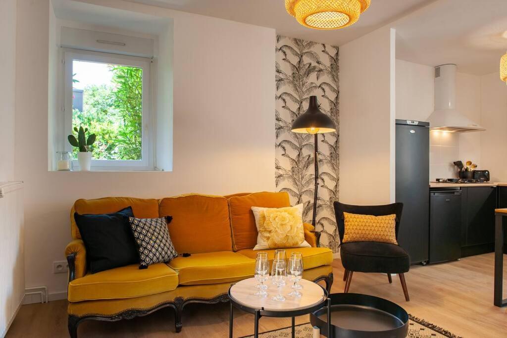 Duplex Contemporain Dans Maison Du Xviieme Siecle Apartment *