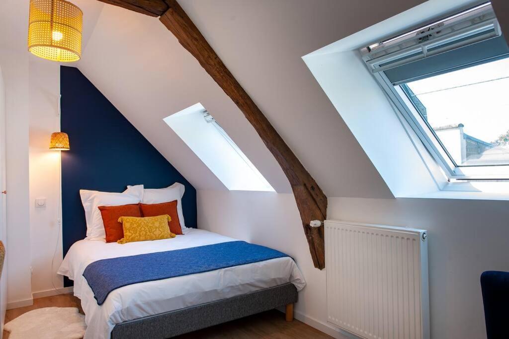 Duplex Contemporain Dans Maison Du Xviieme Siecle * Fougeres