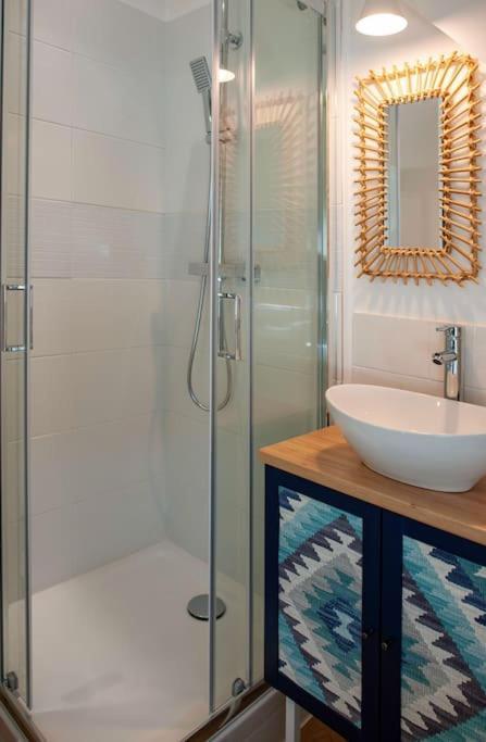 Apartment Duplex Contemporain Dans Maison Du Xviieme Siecle Fougeres