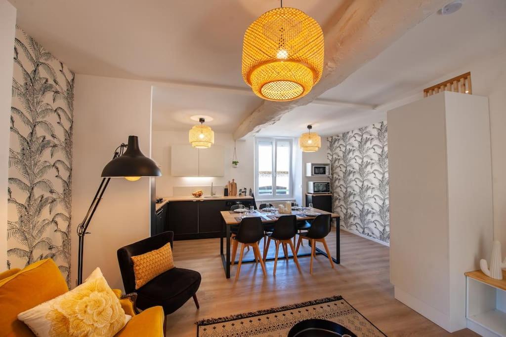 Duplex Contemporain Dans Maison Du Xviieme Siecle * Fougeres