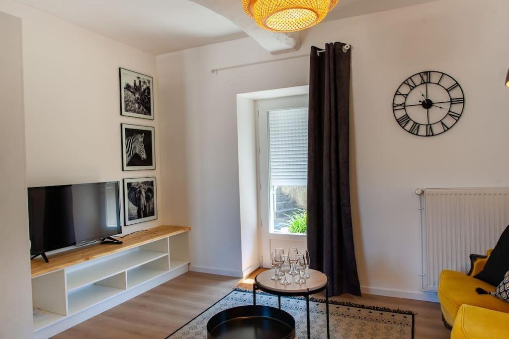 Duplex Contemporain Dans Maison Du Xviieme Siecle Apartment
