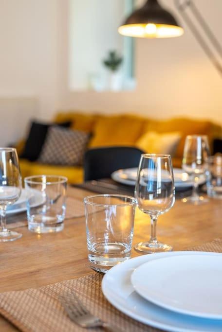 Duplex Contemporain Dans Maison Du Xviieme Siecle Apartment *